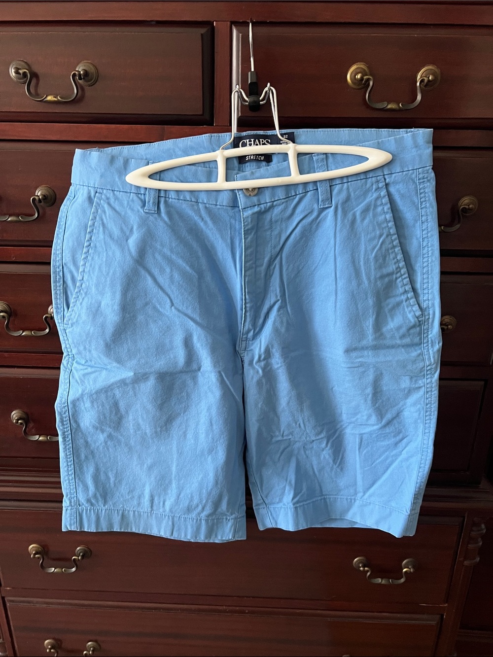 Chaps Men's Sky Blue Stretch Cotton Flat-Front Shorts